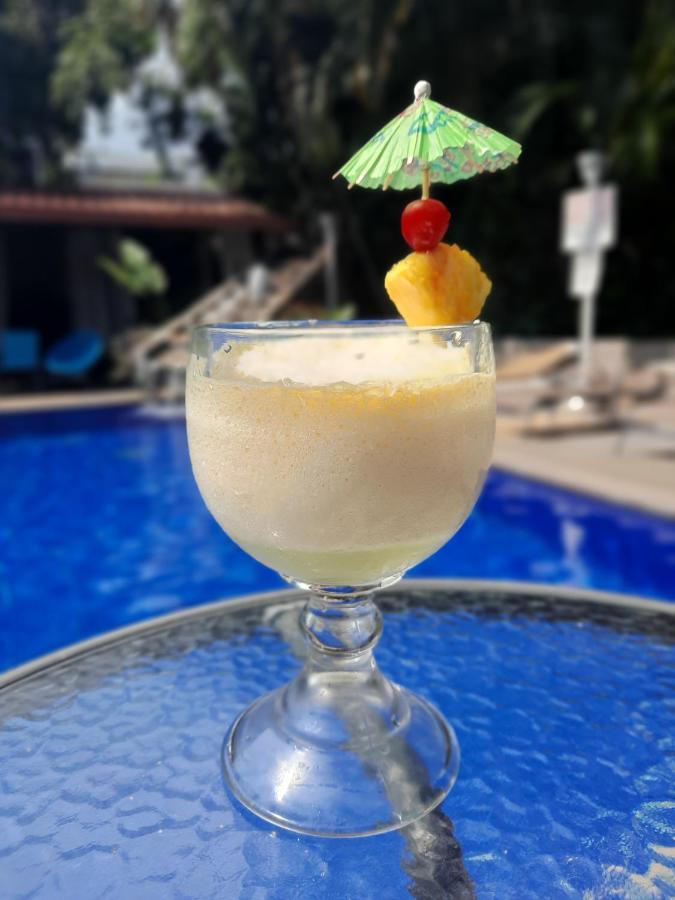 布里拉索尔机场酒店 Las Ciruelas  外观 照片