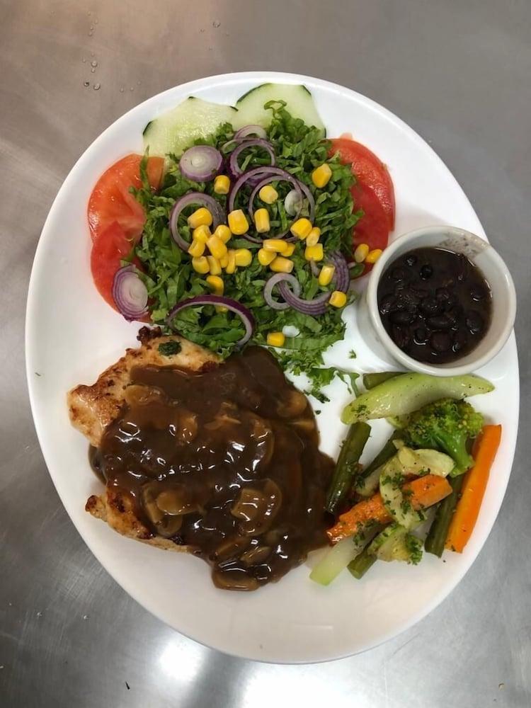 布里拉索尔机场酒店 Las Ciruelas  外观 照片