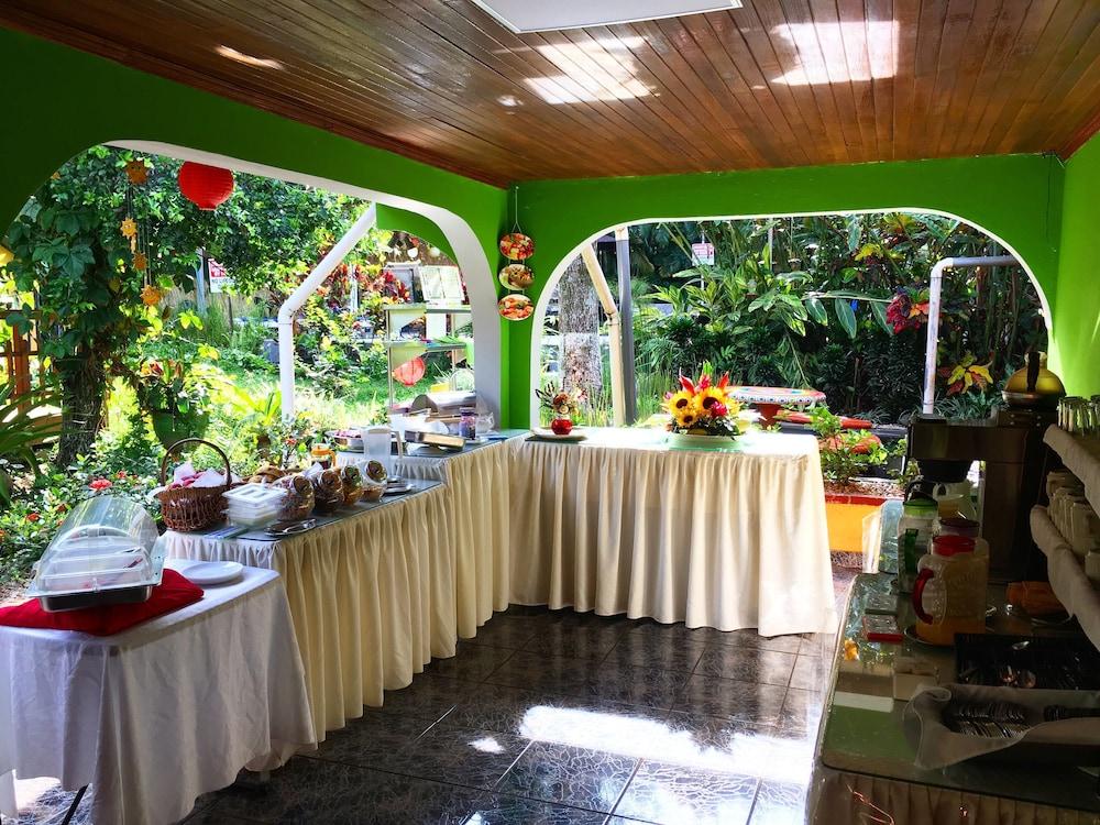 布里拉索尔机场酒店 Las Ciruelas  外观 照片