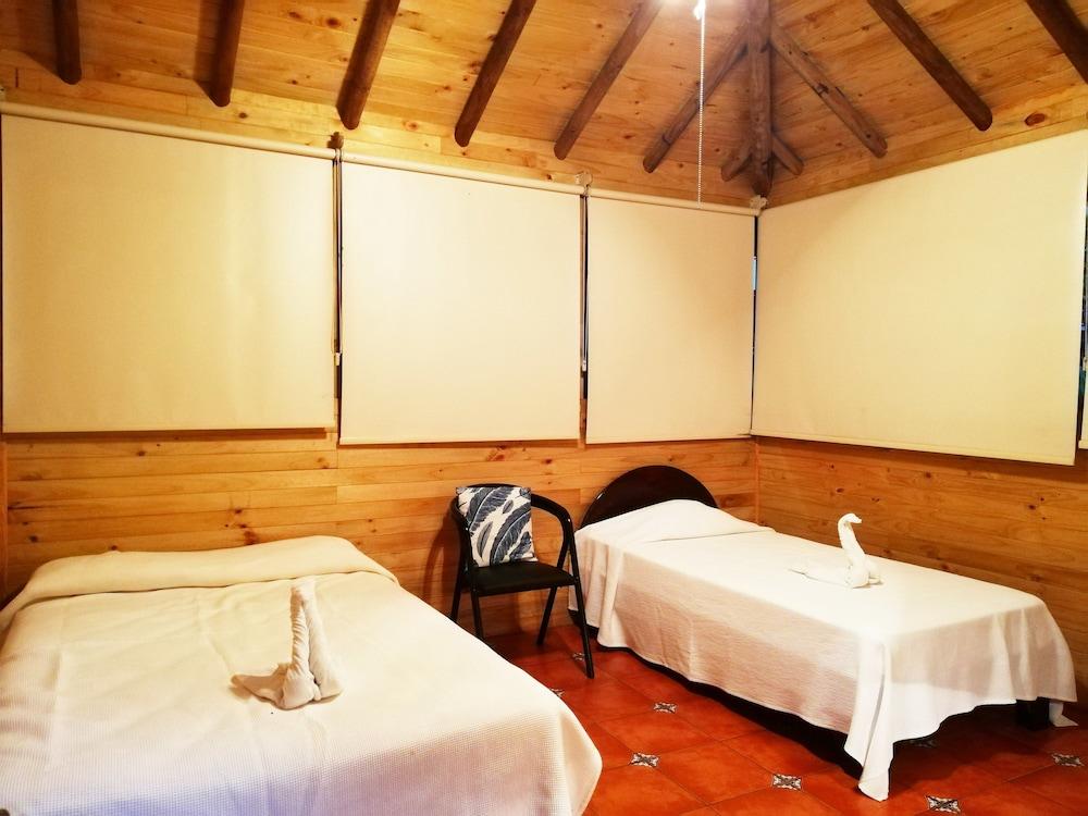 布里拉索尔机场酒店 Las Ciruelas  外观 照片